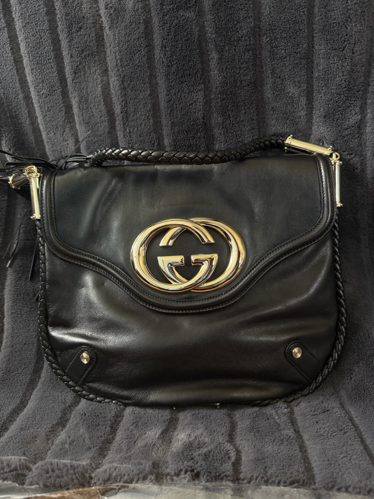 Gucci Black Leather Shoulder Bag With Gold Double G Emblem